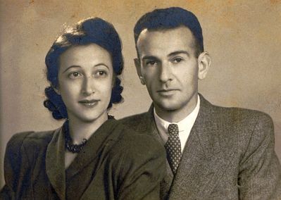 Sasha Gini (Ginizisky) and Lote Gini (Servos). Feb 1943 Haifa
