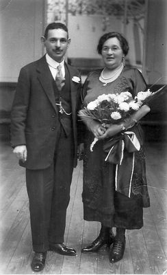 Simon Meir Goldmann
Meir Goldmann (1874-1943) with Braine (Berta) Goldmann (Taich) (1882-1972)
