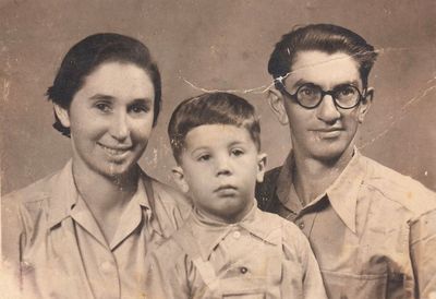 Gordon (Gordin) family - Israel. 12.5.1947
Miriam Gordin (Josselson), Amos Gordon, Benjamin Gordon (Gordin)
