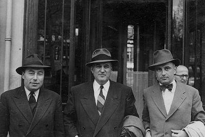 Harchat (Charchat) brothers? in Paris 1950
Left to right: Leo, Isac and David Harchat
