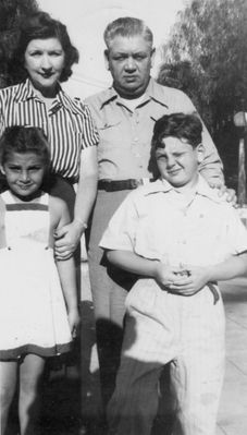 Sam Glickman with family (USA)
