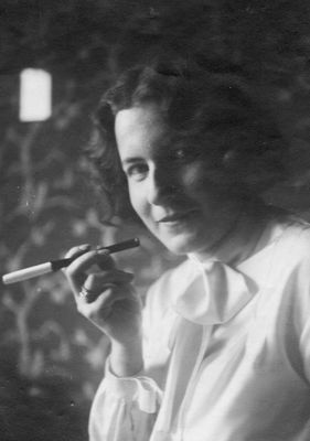 Erna Goldberg (Fuhrman) in 4/1929
