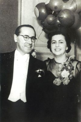 Gens Julius with wife Berta (Maltinski) - see "Art" on this site
