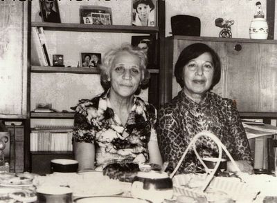 Strasch sisters
Alisa Gluschkin (Strasch) - left and Lea Isrin (Schein, nee Strasch)
