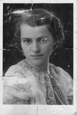 Mia Lourie (Kolomoitsev) 22.12.1938 Tallinn
