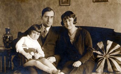 Kropmans
Josif and Tsilla Kropman (Schapiro) with Gina
