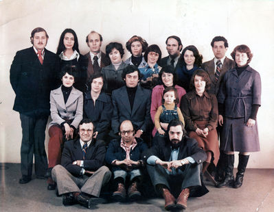 Schechtmeisters farewell party - 25/2/1978
Left to right.
Upper row: Leo Kitt, Ester Levin, Jossi Engler, Zenja Jassman (Kats), Rina Kitt (Pavlovsky), Etti Murschak (Aronovitsch), Avi Blumberg, Inna Saltsman (Gelb), David Blechman, Lea Blechman (Faimann)
Middle row: Feana Engler (Zak), Regina Blumberg (Rubinstein), David Schechtmeister, Dina Schechtmeister (Revzin) with Rafael Eidelkind, Rachel Sverdlov (Fainmann)
Bottom: Aleksander Ring, Gidon Pajenson, Mosche Saltsman
