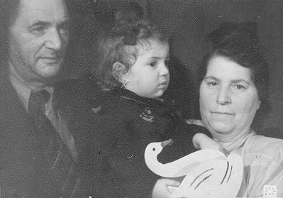 Koslovski
Left to right.
Pessah, Zalel and Ester Koslovski
