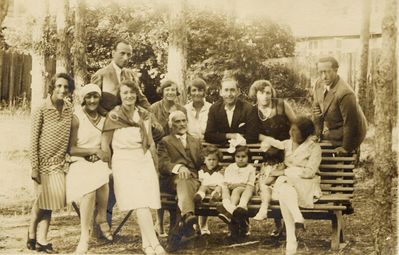 Kropmans, Schapiro families
Left to right.
First row: Sima Arlosoroff (Rubin), Olja Rubin (Schapiro)?, Ida Schapiro (Usvanski), Jacov Rubin, Nava Arlosoroff, Gina Kropman?, Ruth Rubin?
Second row: Heiman Rubin, Genja Rubin, Tsila Kropman (Schapiro), Gabriel Schapiro, ?, Shaul Arlosoroff
