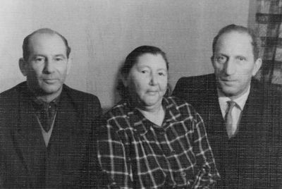 Kulmans
From left: Abram Kulman, Basja-Dina Kulman, Mulja Kulman
