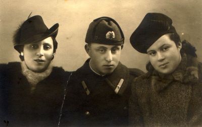 Kuschner family - 1939
Left to right: Feige (Fanni), Eliahu (Elje) and Dvora Kuschner.
Elje died at war in the army (Staraja Russa), all the rest of Kuschners were killed by nazis in 1941 in Pärnu
