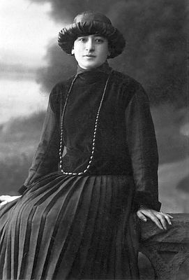 Schore Rusinov (Leisermann) (1904-1964)
Keywords: [R]