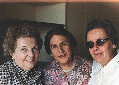 in Jerusalem
Left to right:

?, ?, Sofa Sawadi (Liberman)
Keywords: [unknown]