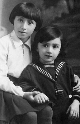 Haie-Dobe (left) and Rafael Rusinov
