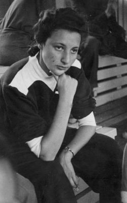 Zenja Koslovski
Zenja Reichman (Koslovski)
