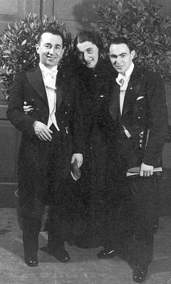 Kats and Gerschanovitsch
Left to right: Pinchas Kats, Rachel (Totti) Kats (Scheskin), Wulf Gerschanovitsch - see [url=http://muuseum.jewish.ee/stories/Kats.html]http://muuseum.jewish.ee/stories/Kats.html[/url]
