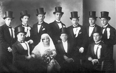 Mischa Kaplan wedding - 23/2/1926
Left to right.
Sitting: ?, Gitta Kaplan (Bakscht), Mischa Kaplan, Mischa Bakscht 
Standing: ?, Jossif Usvanski, ?, ?, Boris Kropman, Abram Kropman, ?

