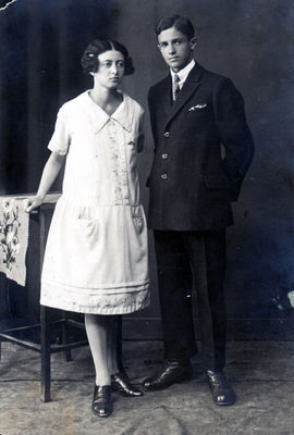 Ester (Nastja) and Boris Judelovitsch. 1926. Both [img]http://muuseum.jewish.ee/md.gif[/img]
