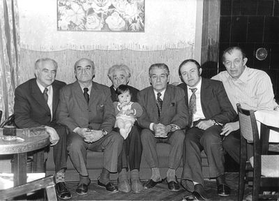 Lipavsky - Tuch - Teitelbaum - 1978
Left to right: Gerschon (Geha) Lipavsky, Isi Sverdlov, Abram Tuch with his brother's Ossip grandgrandson Misha, Benni Teitelbaum, Boris Tuch, Isi Tuch.
Before Benni Teitelbaum's emigration to Israel
