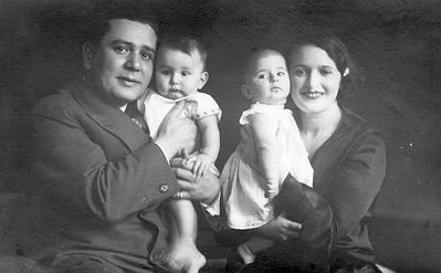 Lutrins 25/11/1931
Left to right: Benjamin Lutrin, Herz Lutrin, Goldi  (Lutrin), Edith Gelb (Lutrin) 
