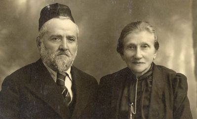 Levin:  Rubin (1871-1953) and  Dvora-Rivka (Iljon) (1874-1948)
