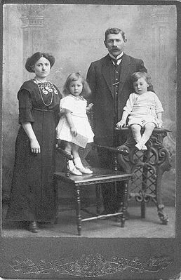 Meiertal family - 1912
Abram Meiertal with wife Lea and children Berta and Hirsch-Herman
