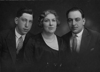 Malkin 1928
Left to right: Solomon Malkin, Anna Malkin (Orlovitsch-Skomai), Caesar Malkin 
