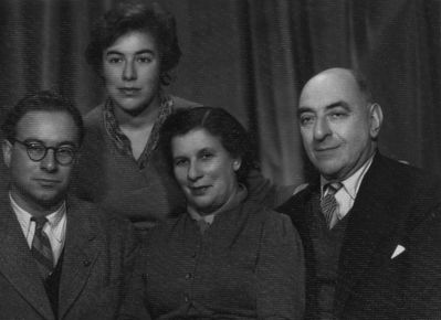Malkin 1960
Left to right: Ilja Malkin, Beata Dorin (Malkin), Klara Malkin (Levin), Caesar Malkin
