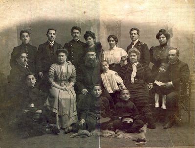 Oisermann family
Left to right
Standing:   Zemach;  Ytzchak;  Gr.Model; Haya (Anna) Model (Oyzerman);  Pesia (Pasha);  Faive; Tsipa-Matla (Zina) Ginzburg (Oyzerman)
Sitting:        Eliyahu; Ester (Nastia) Oyzerman (Rosenberg); Schmuel; Matys; Rachel  Oyzerman (Bartelstein); Slomo (Monia) Ginzburg; Asher (Oskar) Ginzburg
At bottom:  Girsch; Berl; Jacob

