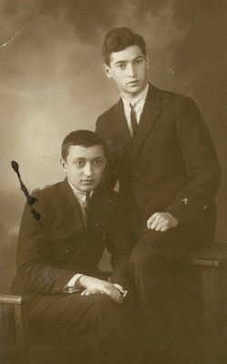Mark Isrin (left) and Schmuel Saltsman -  1924
