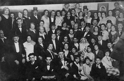 1926 - Gerda's (Gutkin?) wedding - 27.12.1926
Keywords: [weddings]