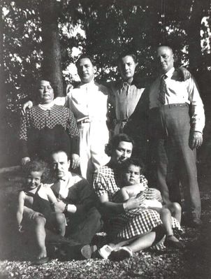 Serman family La Chataignerme 1933
Left to right.
Standing: Ita Scherman (Schubitsch), Jochanon Serman, Isi (Isaac) Serman, Samuel Scherman
Sitting: Serge Nõmmik, Iser Nõmmik (Blechman), Agi Nõmmik (Scherman), Bernard Nõmmik  

