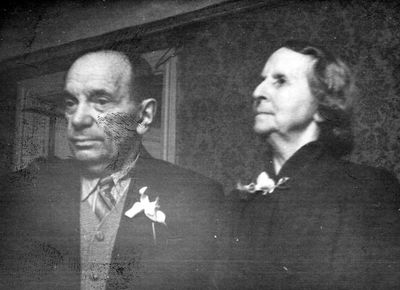 Abram and Nechama Kaplan
Abram Kaplan and Nechama Kaplan (Perlvesker?)
