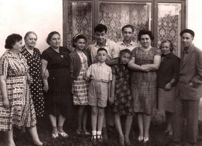 Valga, 1961-1962
Left to right: Sonja Rosenblum (Liebman), Jenny Polykovski (Zik), Dina Polykovski (Radvogin), Regina Rudnik (Lenzner), Alik Lenzner, Haim (Salik) Rosenblum, Anja Polykovski, Mark Polykovski, Cecilija Lenzner (Polykovski), Mira Slomka, Lev Rosenblum. 
