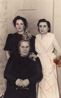 Besprosvanie
Left to right.
Standing:  Rosa Melamed, Taube Pakin (Besprosvanie)
Sitting: Rachil Mesnik
