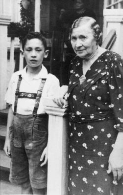 Rebekka and Efraim Aisenstadt at Riga's seashore in 1938/1939
Both murdered  in Riga gheto 
