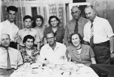 Schats family - 1960
Sitting: Ludvig Levenschus, Sara Levenschus (Schats), Wulf (Zeev) Schats, Freide Kon (Schats)
Standing: Evgeni Schats, Natan Levenschus, Stella Schulklepper, Basja Katchev (Schats), David Schats, Gersch Kon
