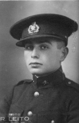 Spungin Schlomo (1912 Tartu - 2003 Kirjat Ono, Israel)
Shlomo in Estonian army in 1932 (Kuprijanov bataljon)
