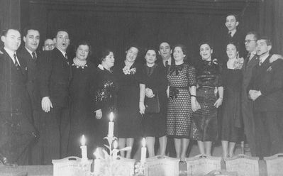 Schur etc
Left to right.
Mischa Melamed, ?, ?, Haim Schur, ?, ?, Selma Schur (Pak), ?, ?, Manja Schur (Feigin), Fanni Halbreich, ?, Rosa Melamed, Solomon Judeikin, Aron Hasin
Keywords: [M] [F] [H] [J]