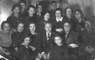 Valga company - 1936
Left to right.
Standing: Aisi Kagan, Teodor Polikovski, Evgenia Schein (Goldberg), Dr. Kimberch, Miss Dr Kimberch, ?, Bachmat, ?, Nezi Kagan
Sitting: Zila Slomka, Dora Eidelson, Nora Eidelson, Eidelson, Zemi Polikovski, Dr Solomon Polikovski
At bottom: Miri Slomka, Cecilia Polikovski  
