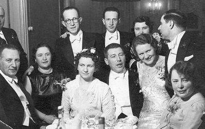 Usvanski wedding
Left to right.
Sitting: David Usvanski, Rivka (Vera) Usvanski (Schapiro), Tamara Usvanski (Judeikin), Abram Usvanski, ?, ?
Standing: Willi Usvanski, Josef Usvanski, Miriam Usvanski (Gabovitsch), Kaplan
