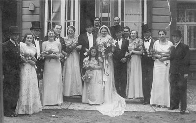 1936 - Vesset wedding
Left to right.
Jakov Koslovski, Ljuba Schein (Citron), ?, Bella (Ljuta) Fraimann (Koslovski), Immi (Jeremy) Krakusen, Raja Koslovski (Bam), Jeremy Vesset, Sonja (Scheine) Vesset (Koslovski),  Jakov Gerschanovitsch, Isak Meiertal, Hanna Perlman (Kaplan), David Krakusen, Anna Stein (Migdal), Markus Koslovski
At very top: Mme Aronovitsch, Simcho Movscha Gerschanovitsch
At bottom: Lea Schocher     

