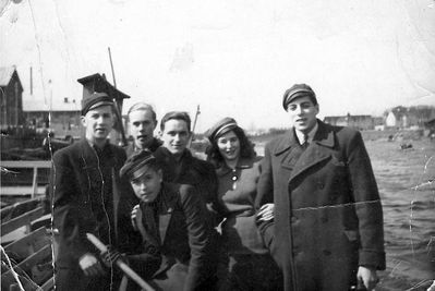 Students group in Tartu - 1/5/1940
Left to right: ?, ?, ?, ?, Alla Kaasik (Usvanski), Isi Trapido
