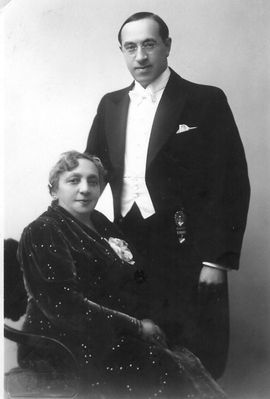 Manya and Mischa 23/3/1934
