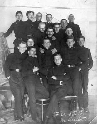 Russian gymnasium? 1913
7 class 8/5/1913
at bottom second from left Kopel-Wulf Vigodski
What school is it?
