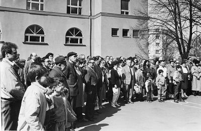 1989 - The first open meeting remembering the Holocaust 2/5/1989
In front of the Tallinn Jewish School building (Karu 16), then Technical school 
