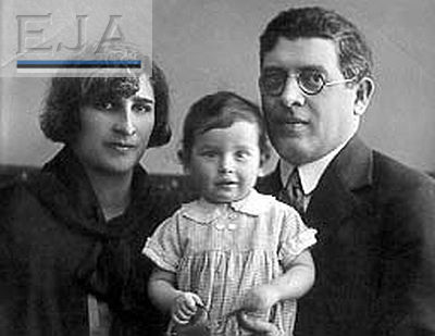 Braschinsky - Gens family. ~ 1927
Ljuba Braschinsky (Gens) [img]http://muuseum.jewish.ee/md.gif[/img] and Herman (Hirsch)  Braschinsky [img]http://muuseum.jewish.ee/md.gif[/img] with Ata Braschinsky [img]http://muuseum.jewish.ee/md.gif[/img]
Keywords: [G]