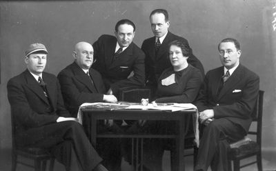 Samuel Judeikin family
Left to right: Boris, Samuel, Maks, Moissei Judeikin, Emma Judeikin (Iljon), Emil Judeikin

