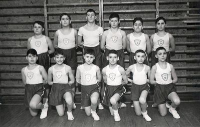 Young Maccabists - 25.2.1940
Front row: ?, ?, Donald Dubrovkin, ?, ?, Isak? Bam
Second row: Eliahu Apananski, Hardy Braschinsky, ?, ?, ?, ?
