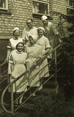 Pärnu hospital, 1959.
First from right dr Gideon-Eli Haitov, next dr Schmuel Haitov
Keywords: [H]